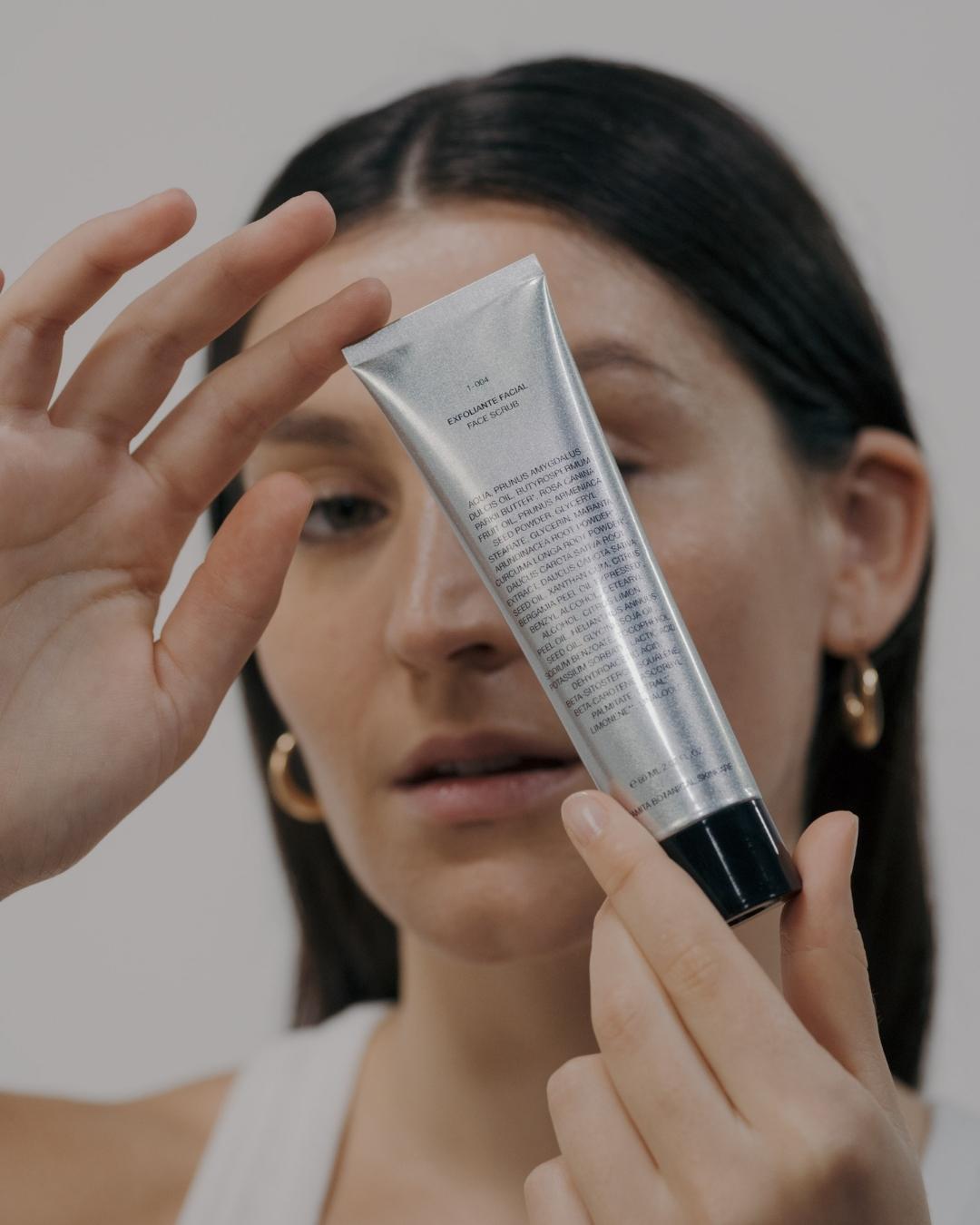 1-004 EXFOLIANTE FACIAL